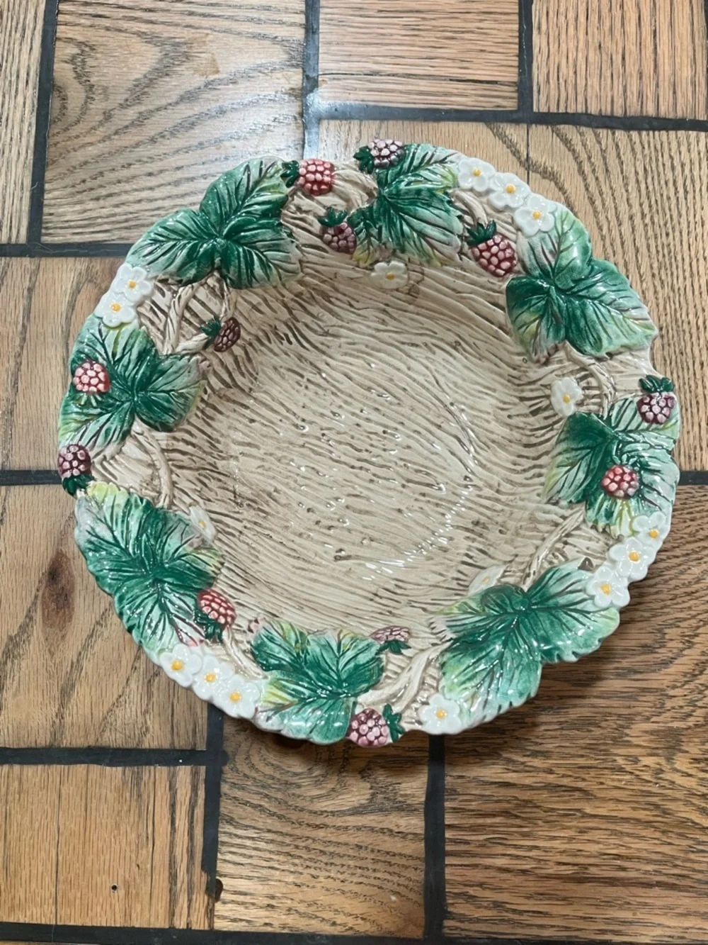 Fitz and Floyd Textured Ceramic Bowl 1990 raspberry woodland